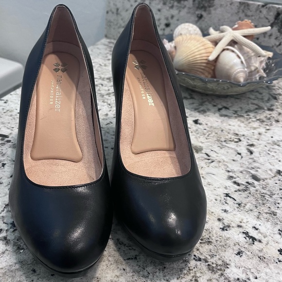 Naturalizer NWOT N5 Contour Michelle Leather pumps Black with 3” heel Size 6.5 - Picture 2 of 15